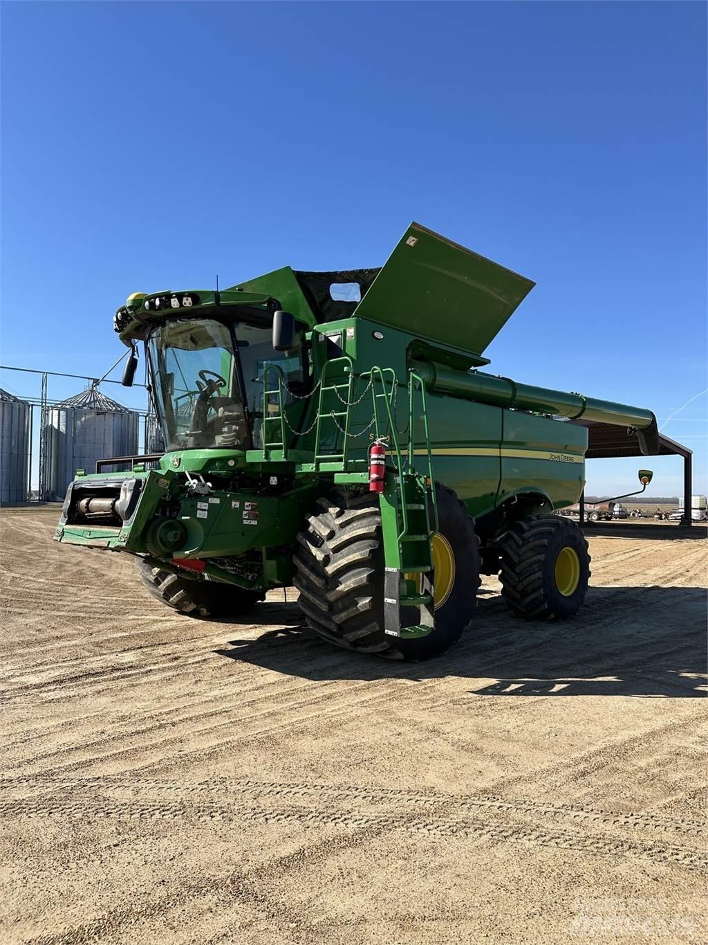 John Deere S790 Moissonneuse batteuse