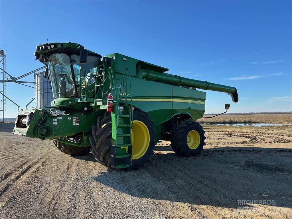John Deere S790 Moissonneuse batteuse