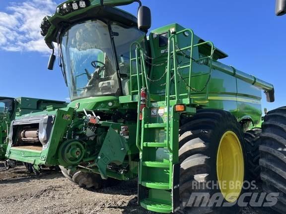 John Deere S790 Moissonneuse batteuse