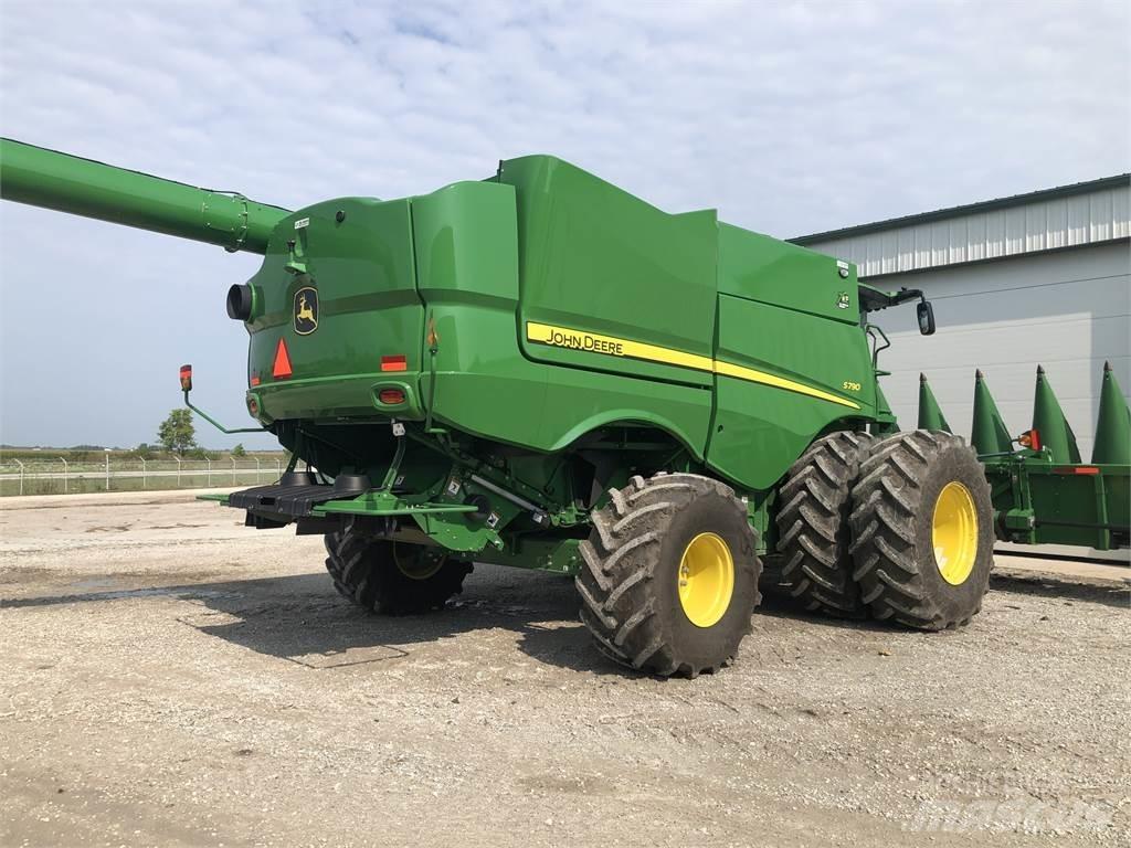 John Deere S790 Moissonneuse batteuse