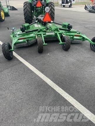 John Deere TS10 Dérouleuse, pailleuse