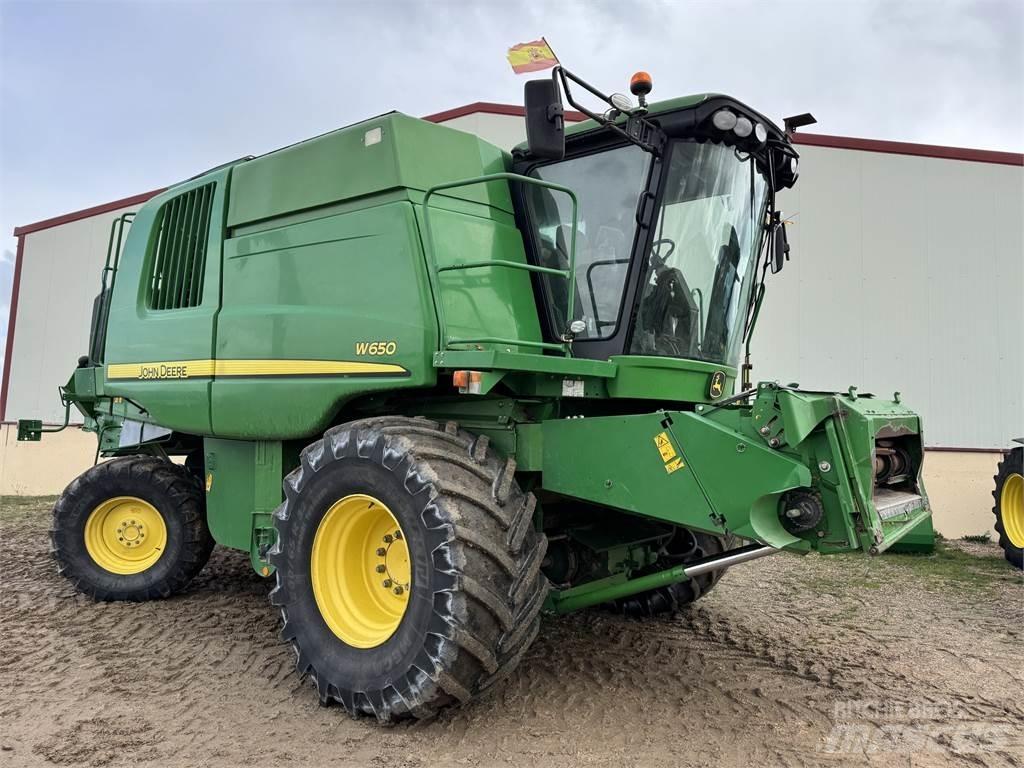 John Deere W650 Moissonneuse batteuse
