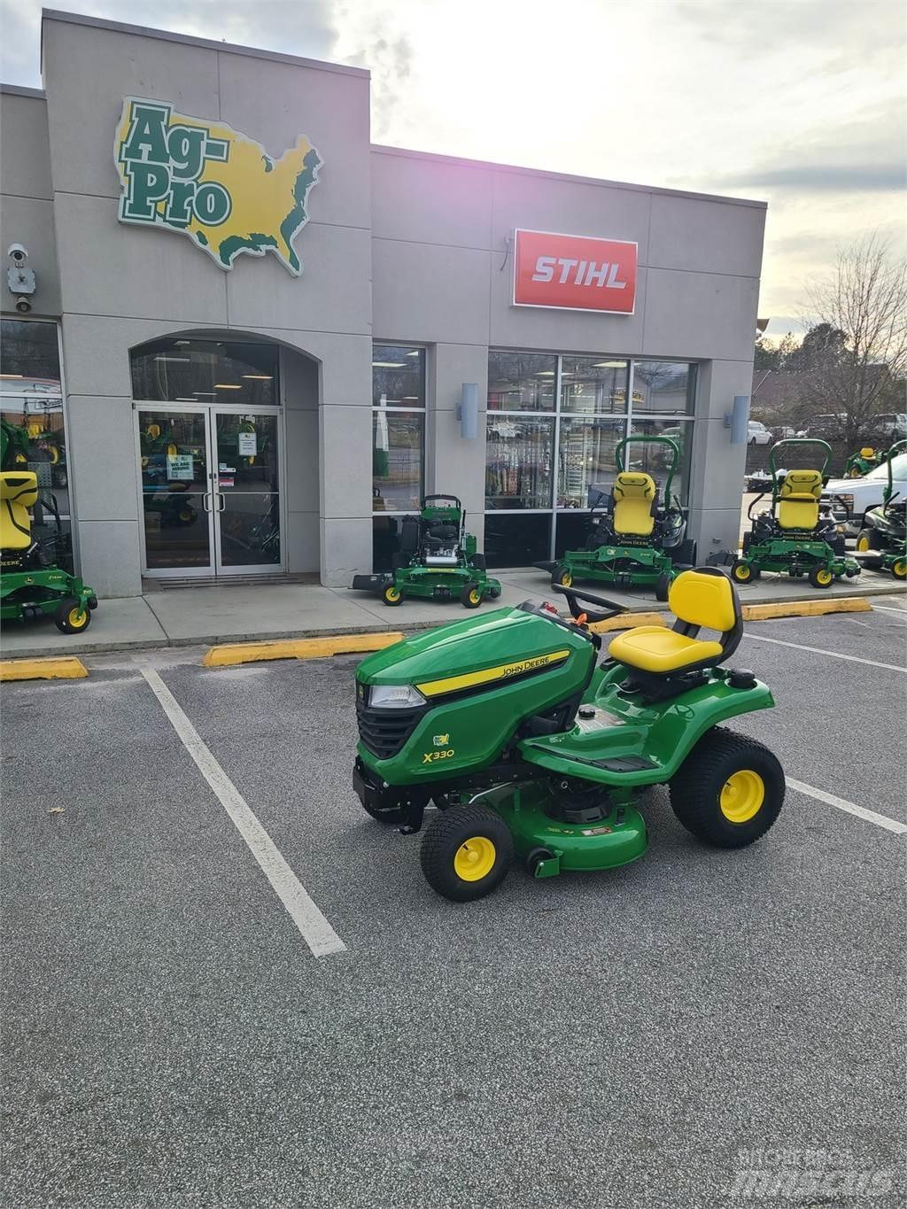 John Deere X330 Micro tracteur