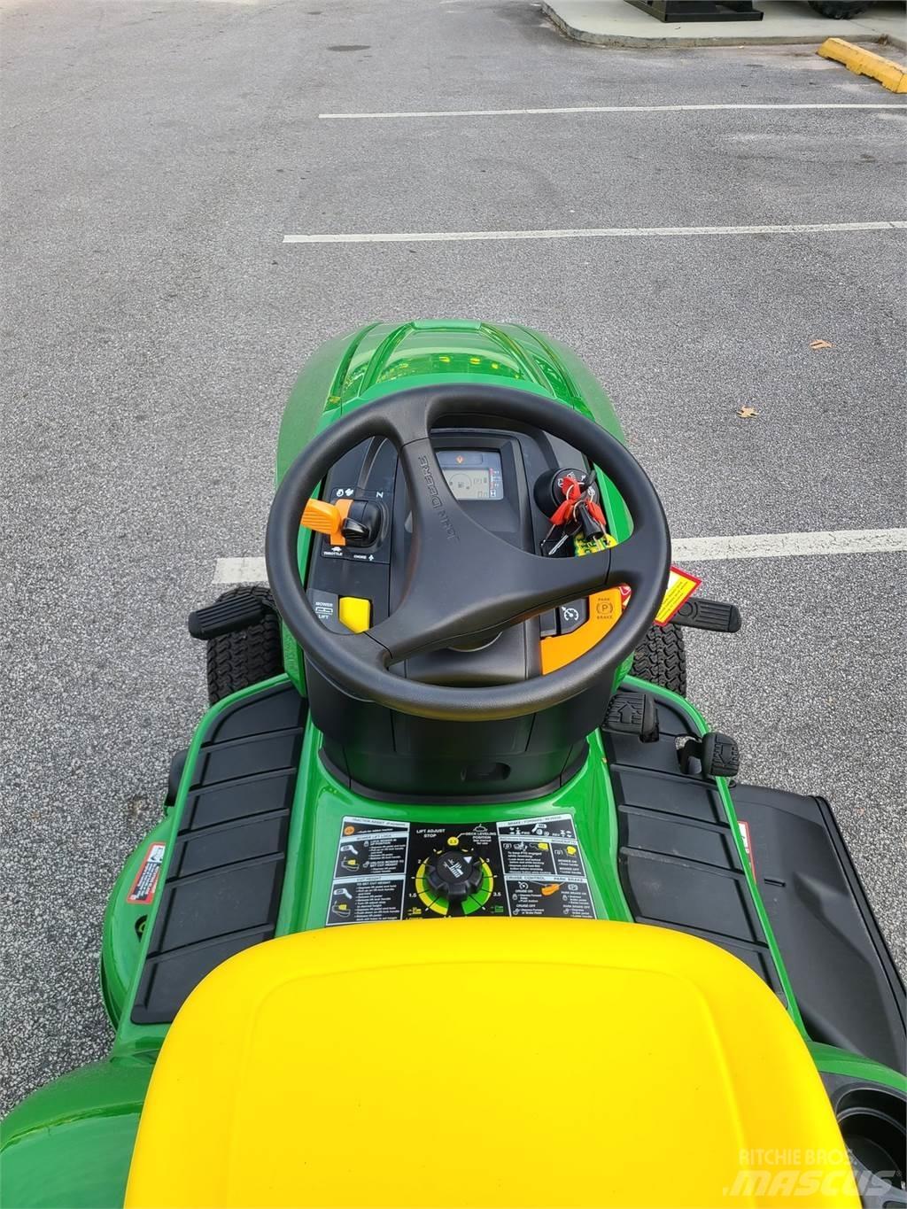 John Deere X330 Micro tracteur