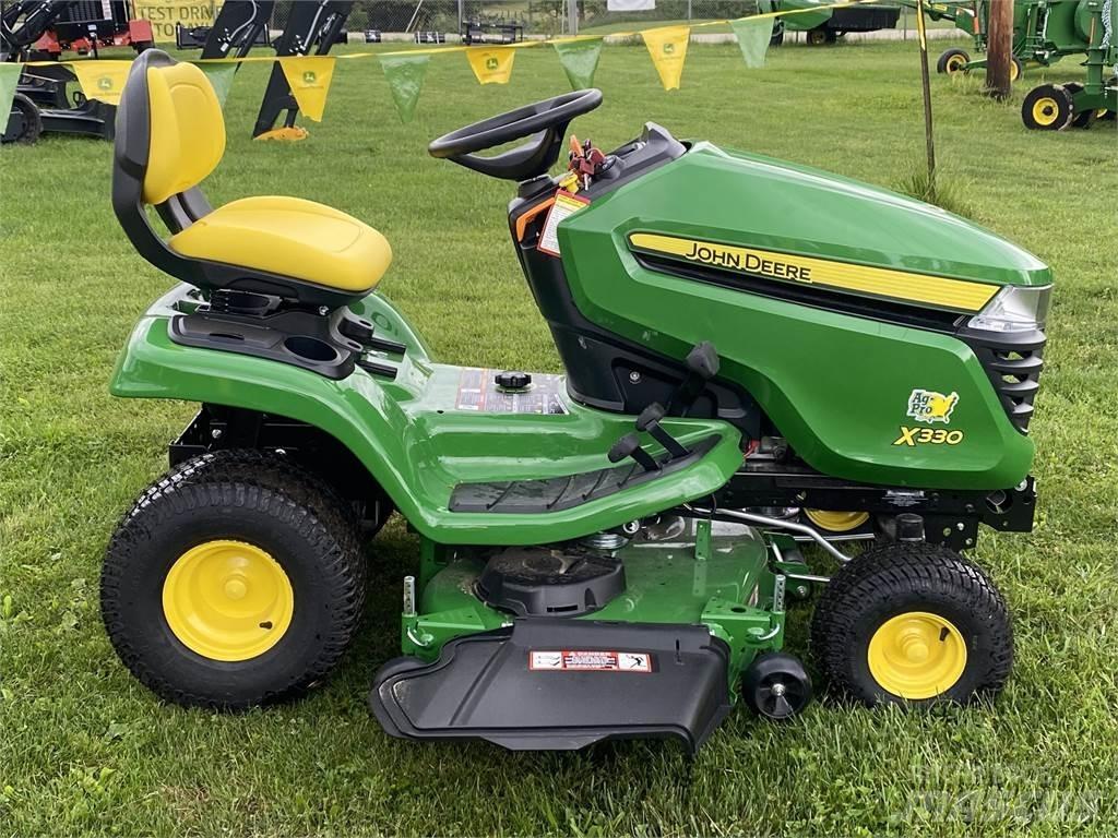 John Deere X330 Micro tracteur