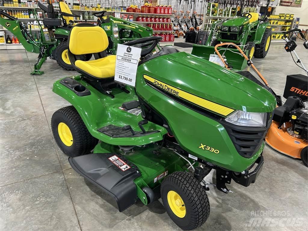 John Deere X330 Micro tracteur
