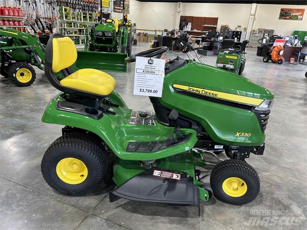 John Deere X330 Micro tracteur