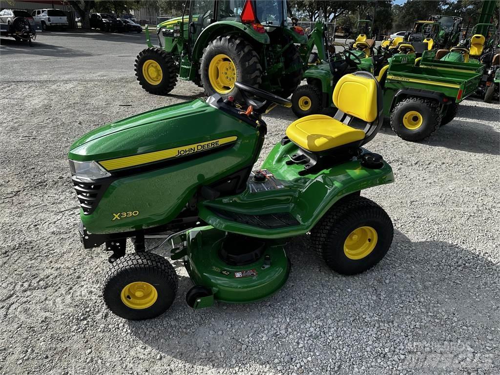 John Deere X330 Micro tracteur