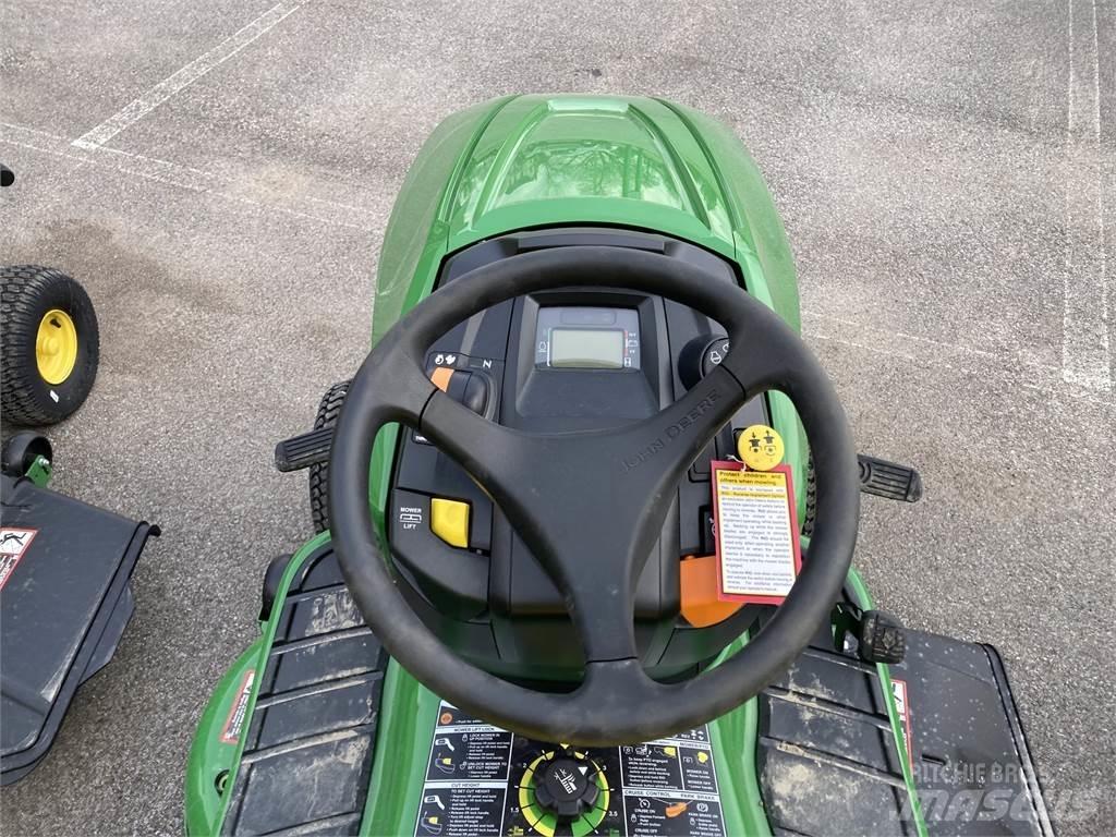 John Deere X330 Micro tracteur