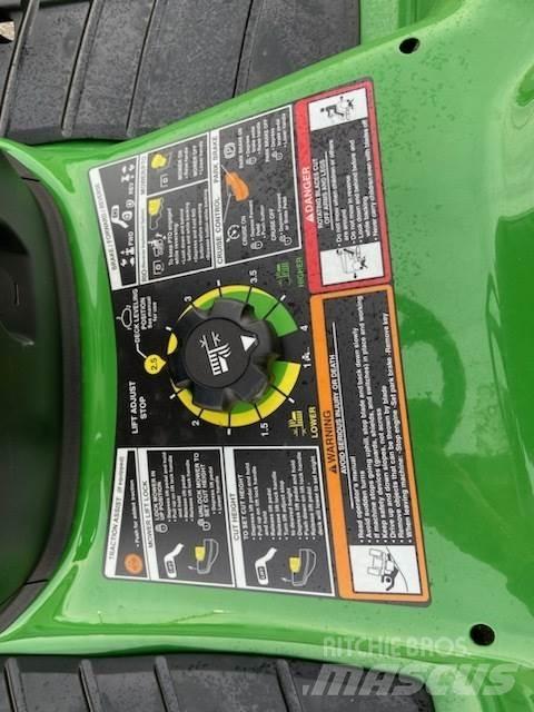 John Deere X380 Micro tracteur