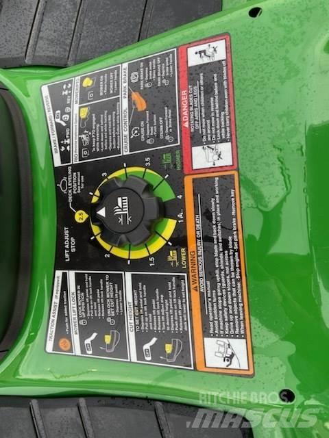 John Deere X380 Micro tracteur