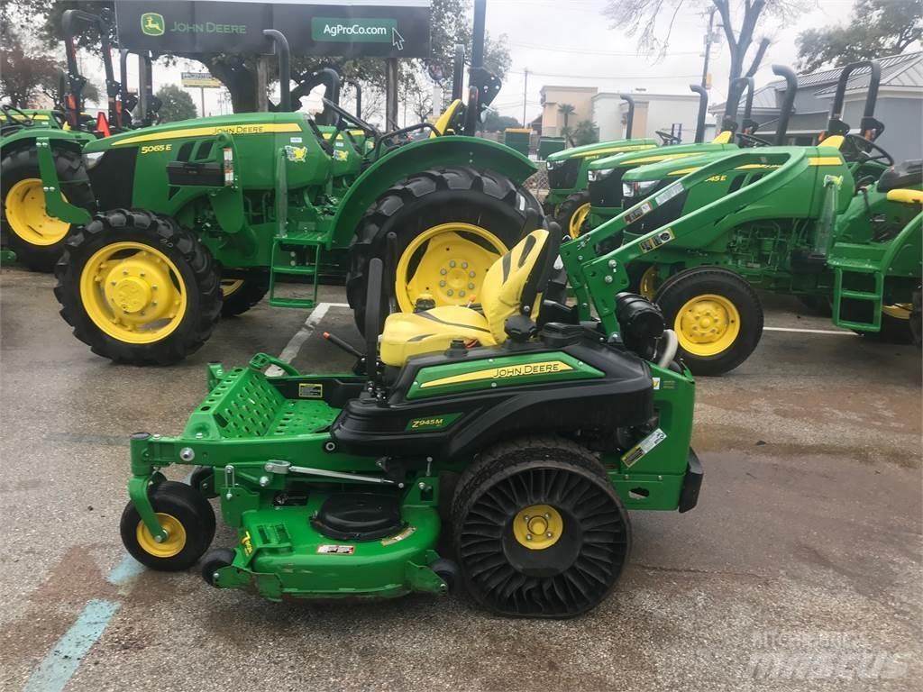 John Deere Z945M Tondeuses à rayon de braquage zéro