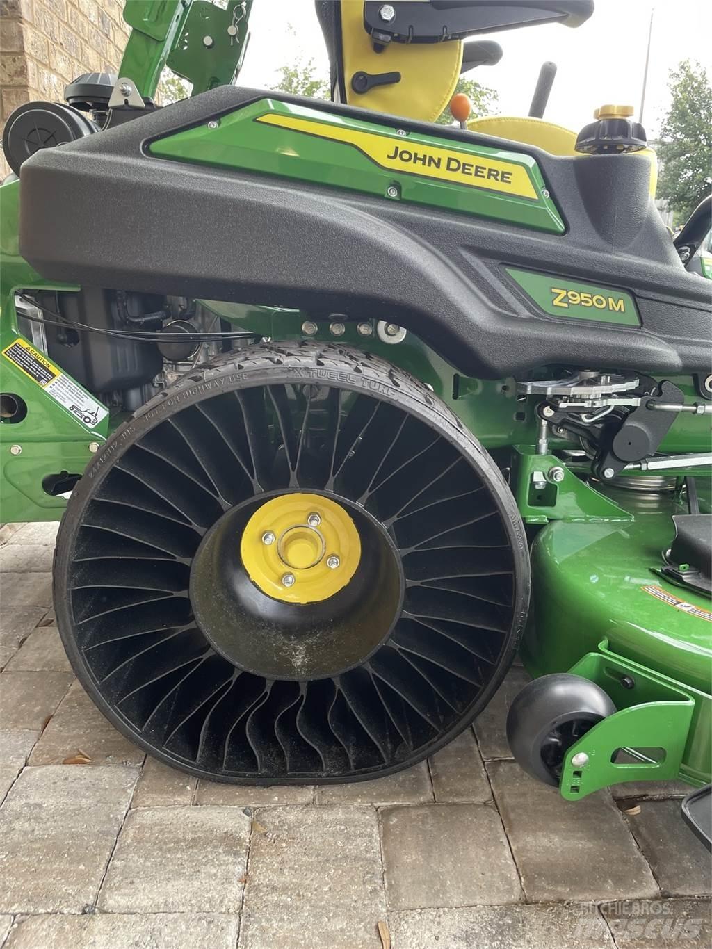 John Deere Z950M Tondeuses à rayon de braquage zéro
