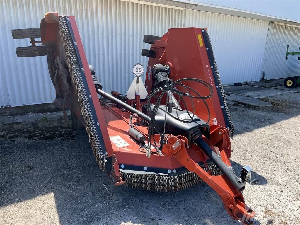 Rhino 2150 Dérouleuse, pailleuse