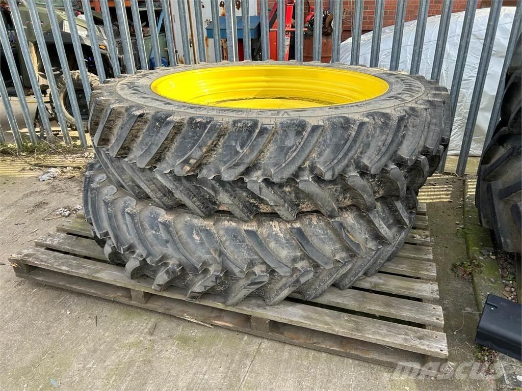  Row Crop Tyres Pneus, roues et jantes