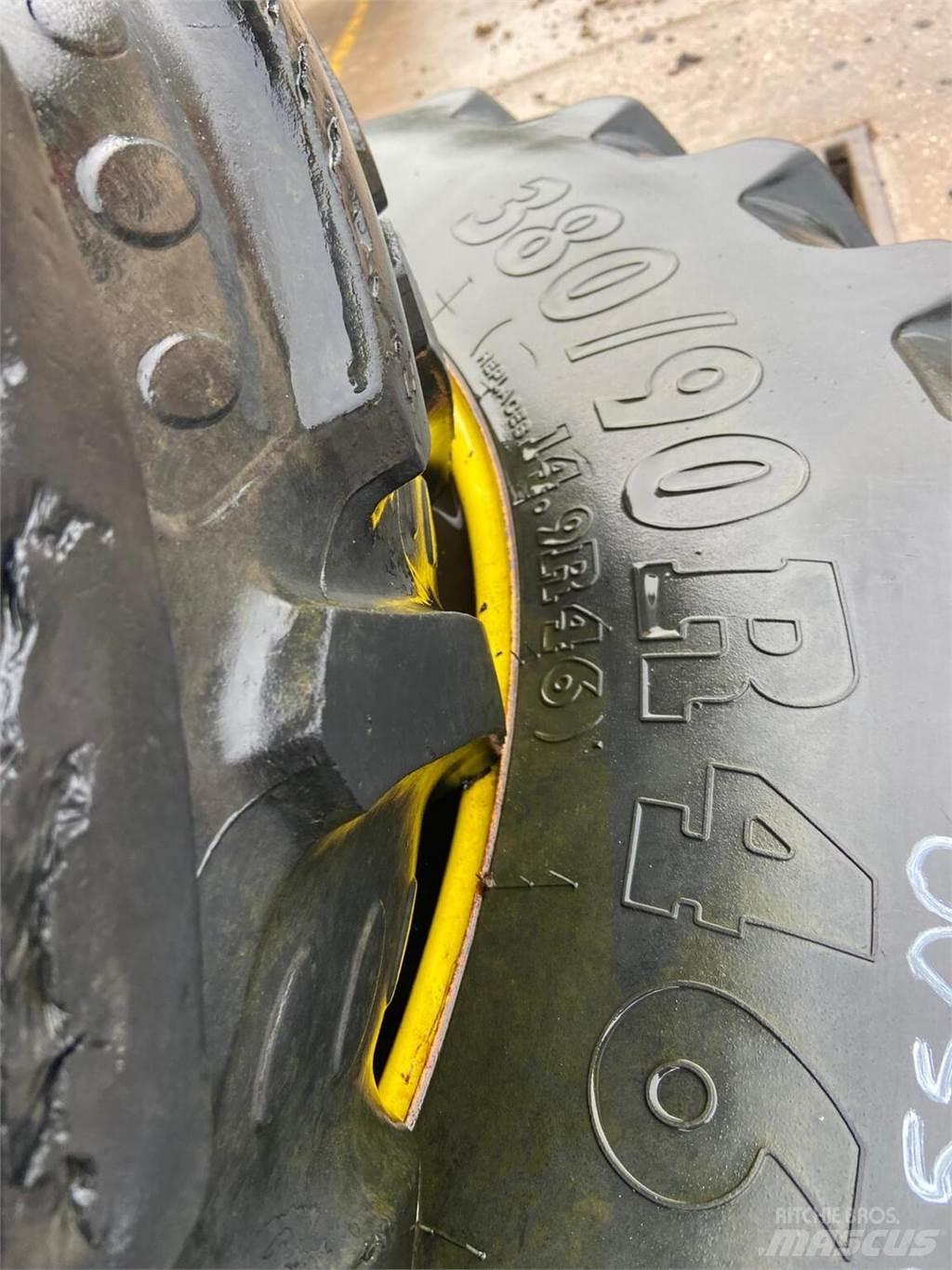  Row Crop Wheels Pneus, roues et jantes