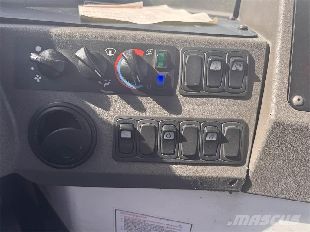 Ottawa T2 4X2 Autre camion