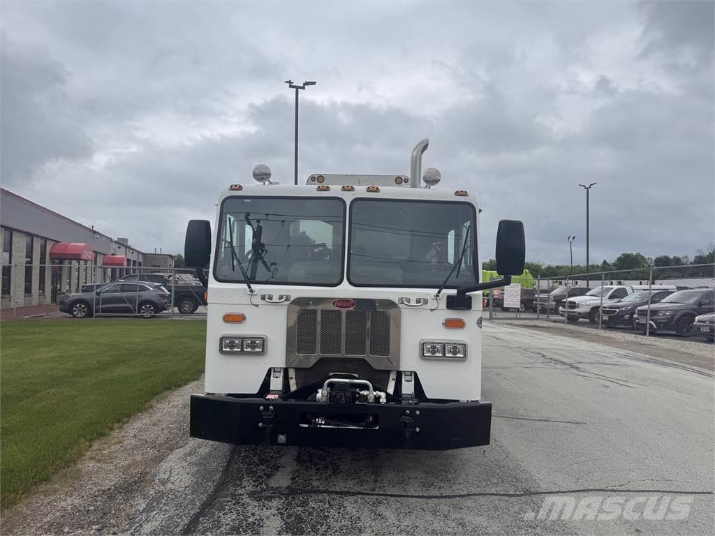 Peterbilt 320 Camion poubelle