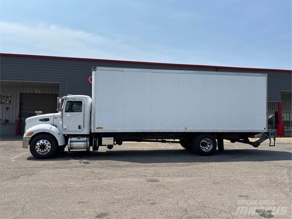 Peterbilt 337 Camion Fourgon