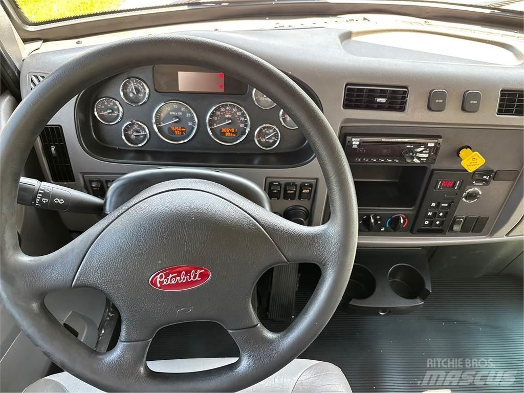 Peterbilt 337 Camion Fourgon
