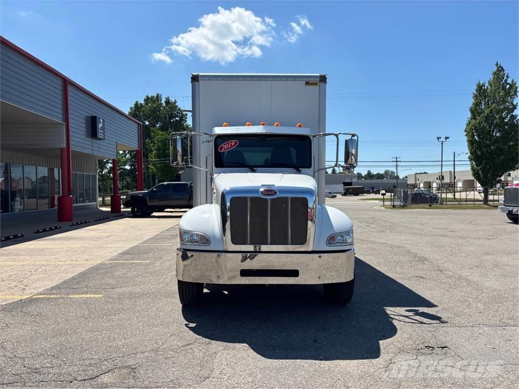 Peterbilt 337 Camion Fourgon