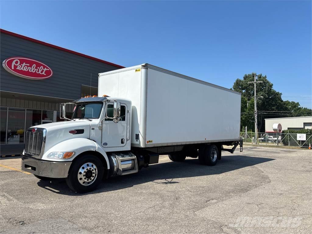 Peterbilt 337 Camion Fourgon