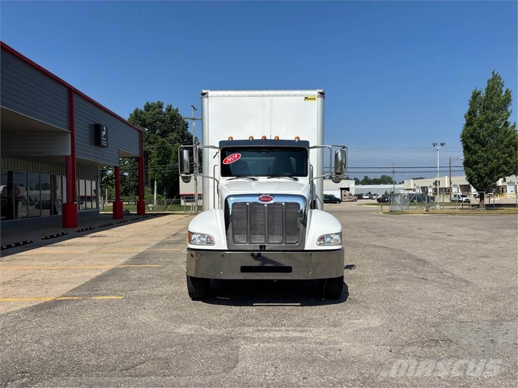 Peterbilt 337 Camion Fourgon