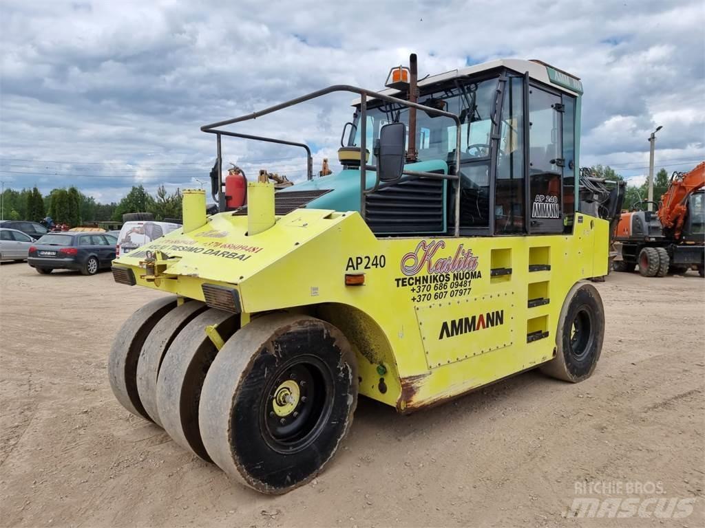 Ammann AP240 Rouleaux à pneumatiques