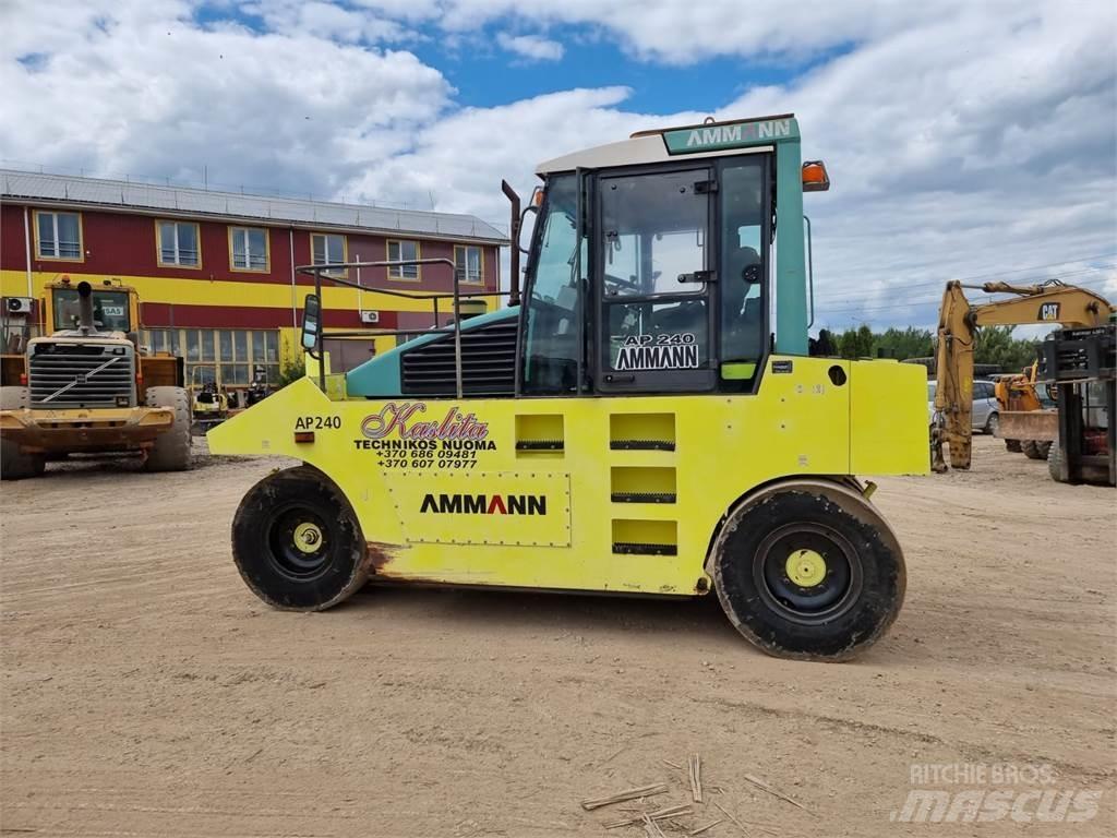 Ammann AP240 Rouleaux à pneumatiques