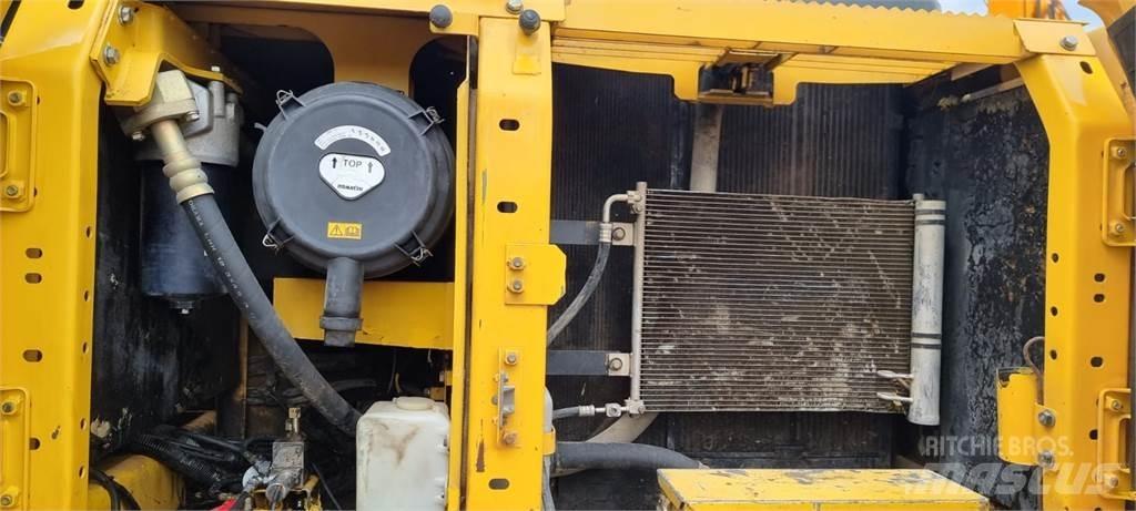 Komatsu PC210LC Pelle sur chenilles