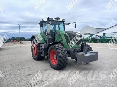 Fendt 826 VARIO Tracteur