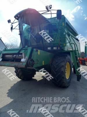John Deere 2256 2WD Moissonneuse batteuse
