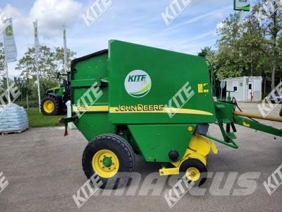 John Deere 568 Presse à balle ronde