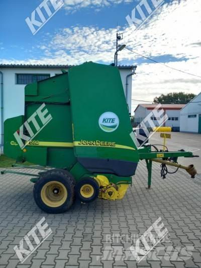 John Deere 592 Presse à balle ronde