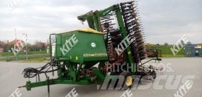 John Deere 740A Semoir