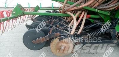 John Deere 740A Semoir
