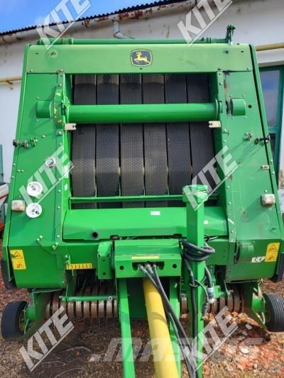 John Deere 852 Presse à balle ronde
