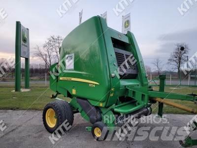 John Deere 854 Presse à balle ronde
