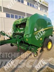 John Deere V451 R Presse à balle ronde