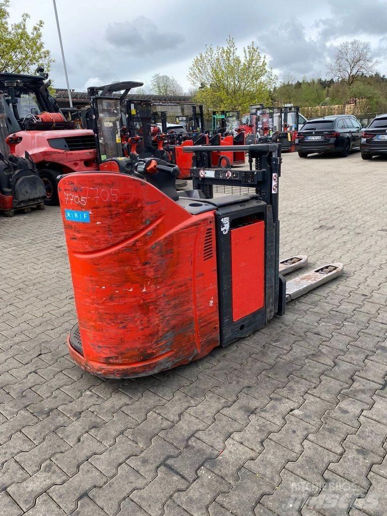 Linde D 12 SP Gerbeur accompagnant