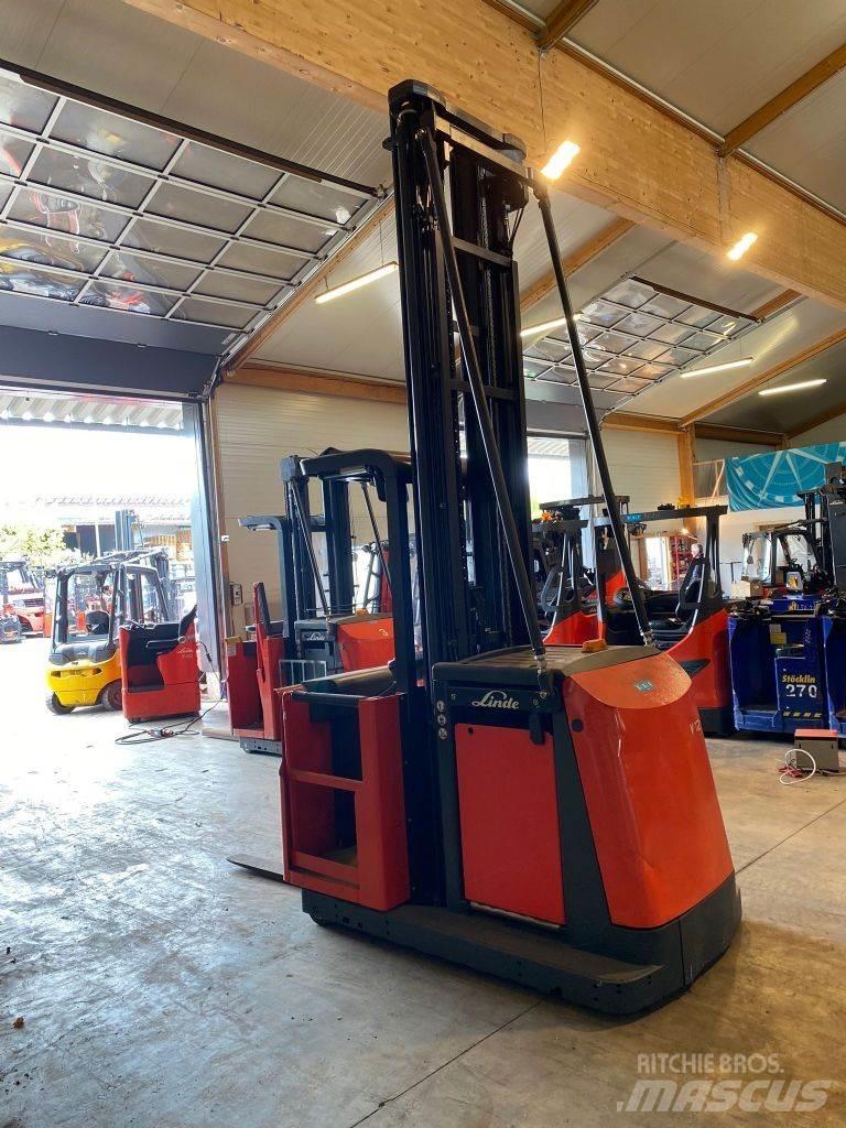 Linde V 12-02 Préparateur de commande haute levée