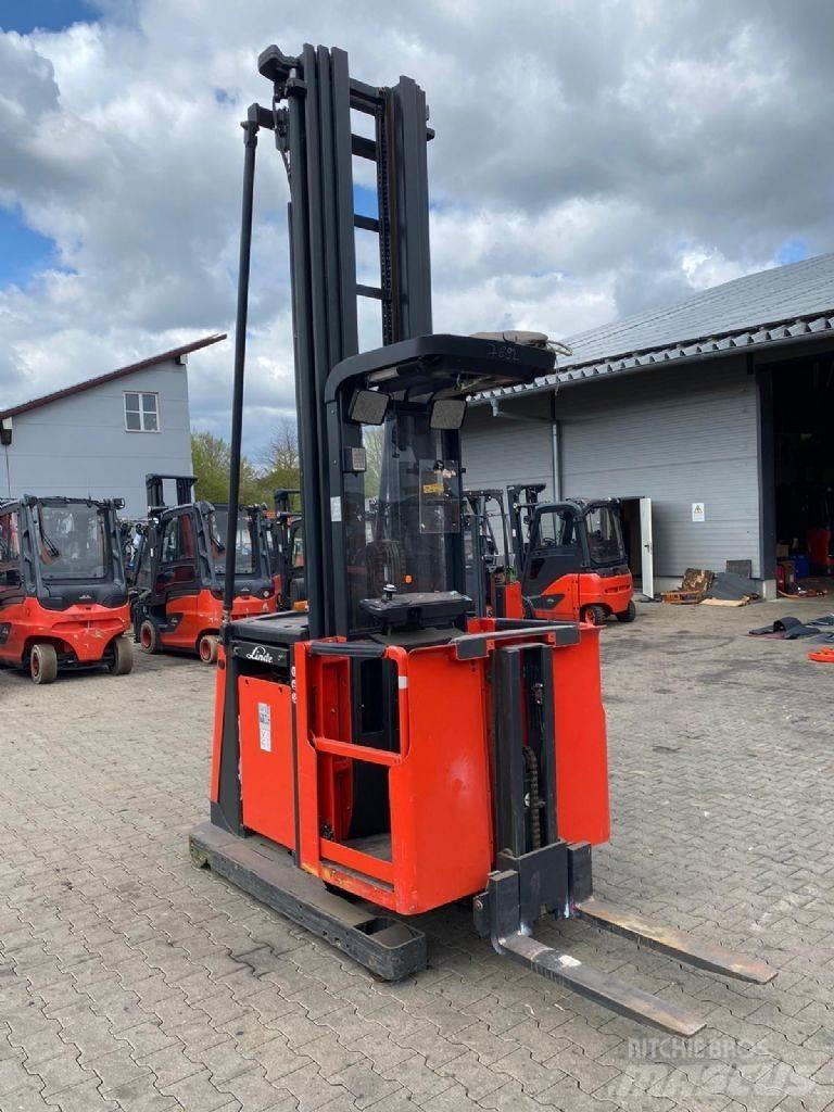Linde V 12-02 Préparateur de commande haute levée