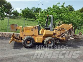 CASE 560 Trancheuse