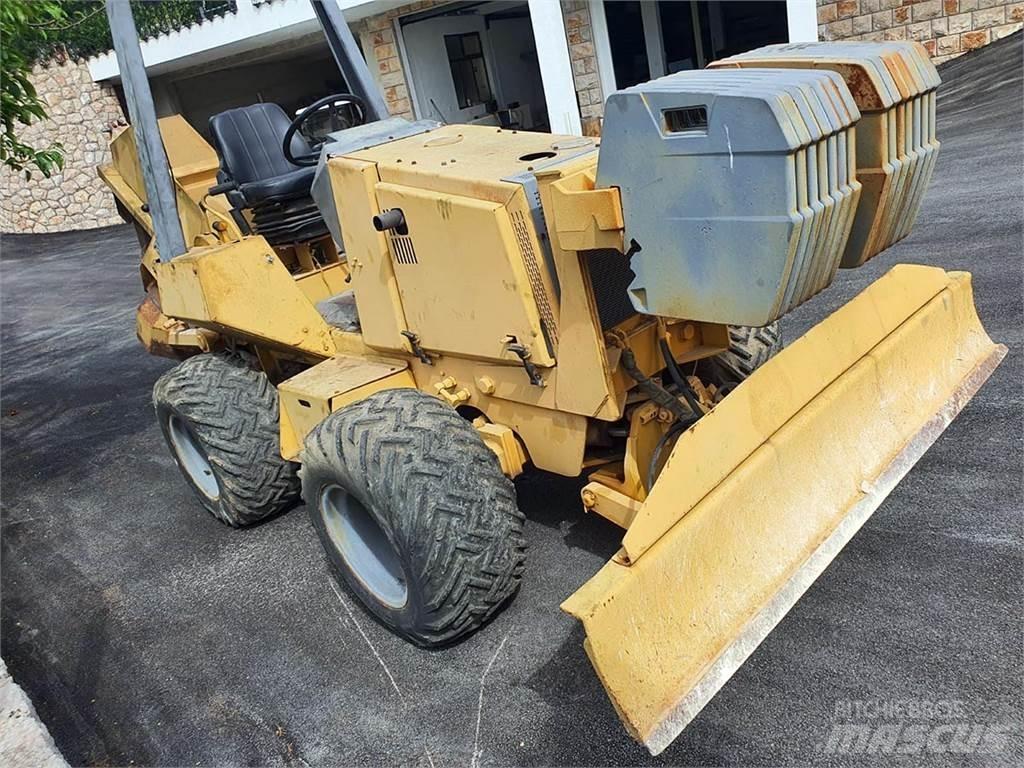 CASE 560 Trancheuse