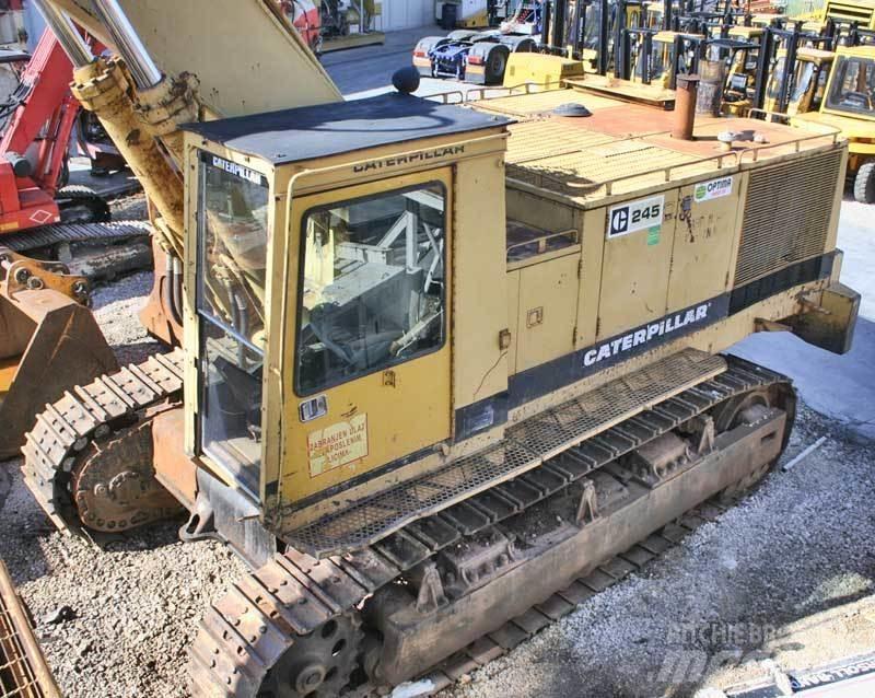 CAT 245 Pelle sur chenilles