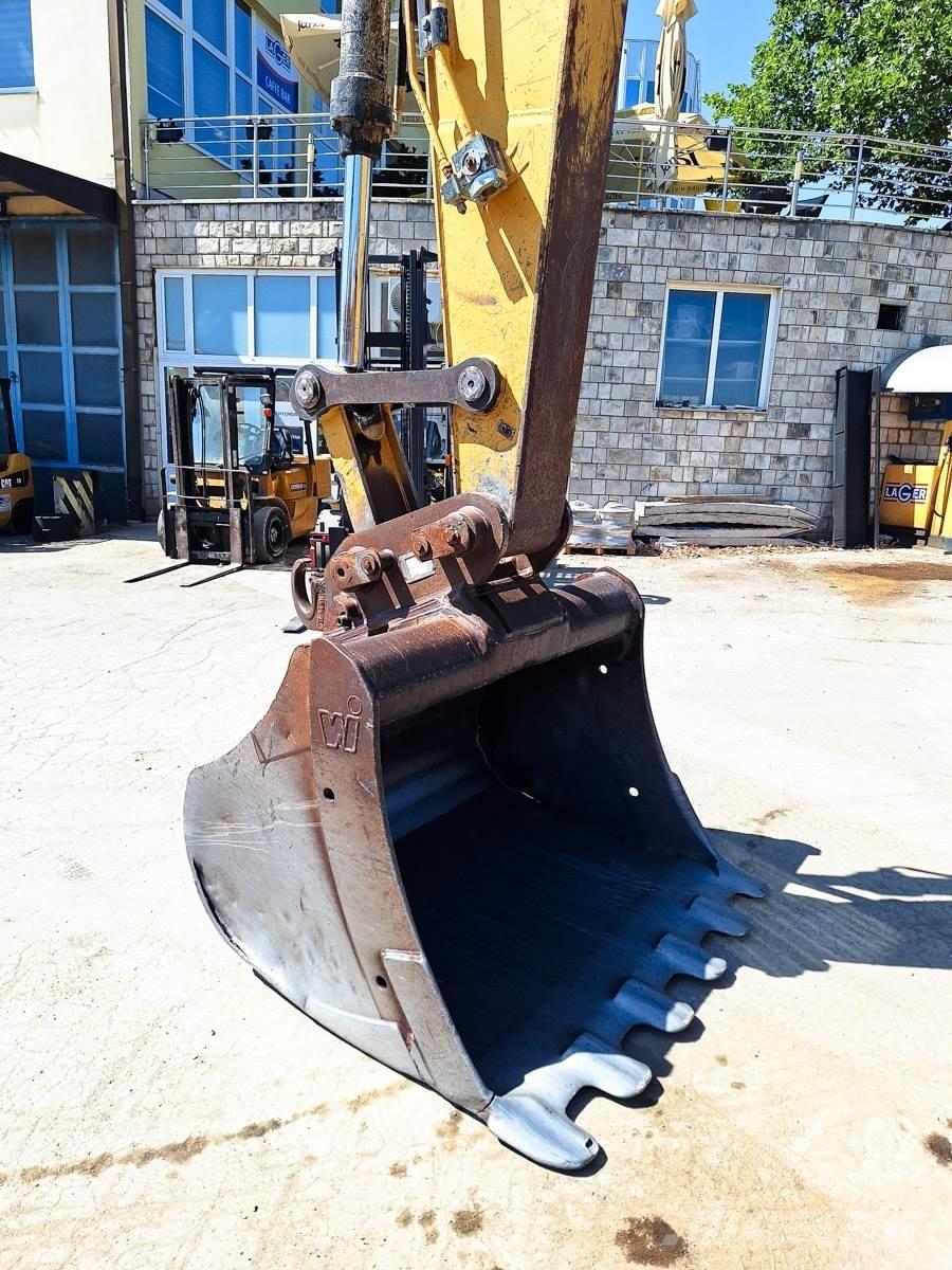 CAT 323D Pelle sur chenilles