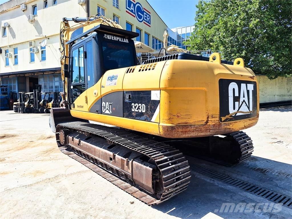 CAT 323D Pelle sur chenilles