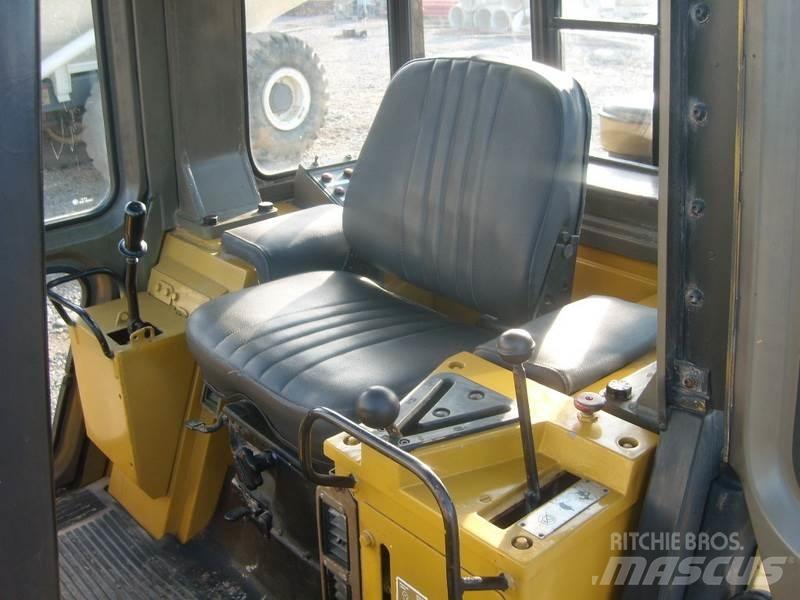 CAT 943 Chargeuse sur chenilles
