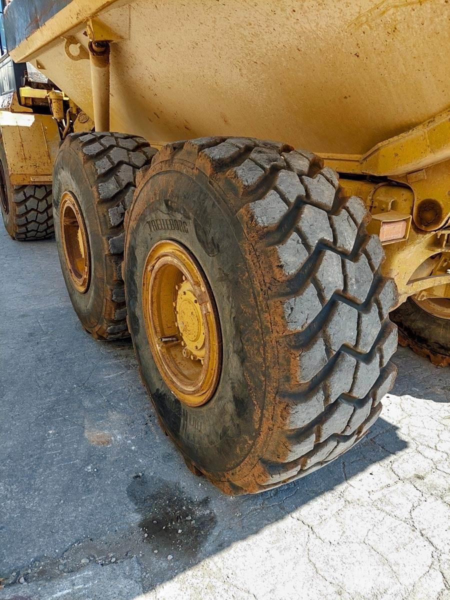CAT D250E Tombereau articulé