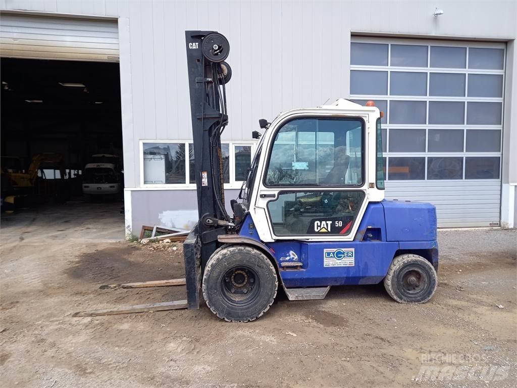 CAT DP50K 2 Chariots diesel